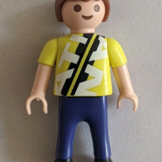 Kind von Playmobil mit T-Shirt