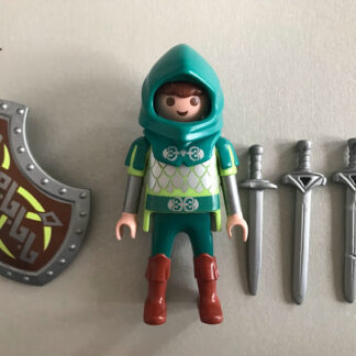 Grüner Drachenritter von Playmobil mit drei Schwertern